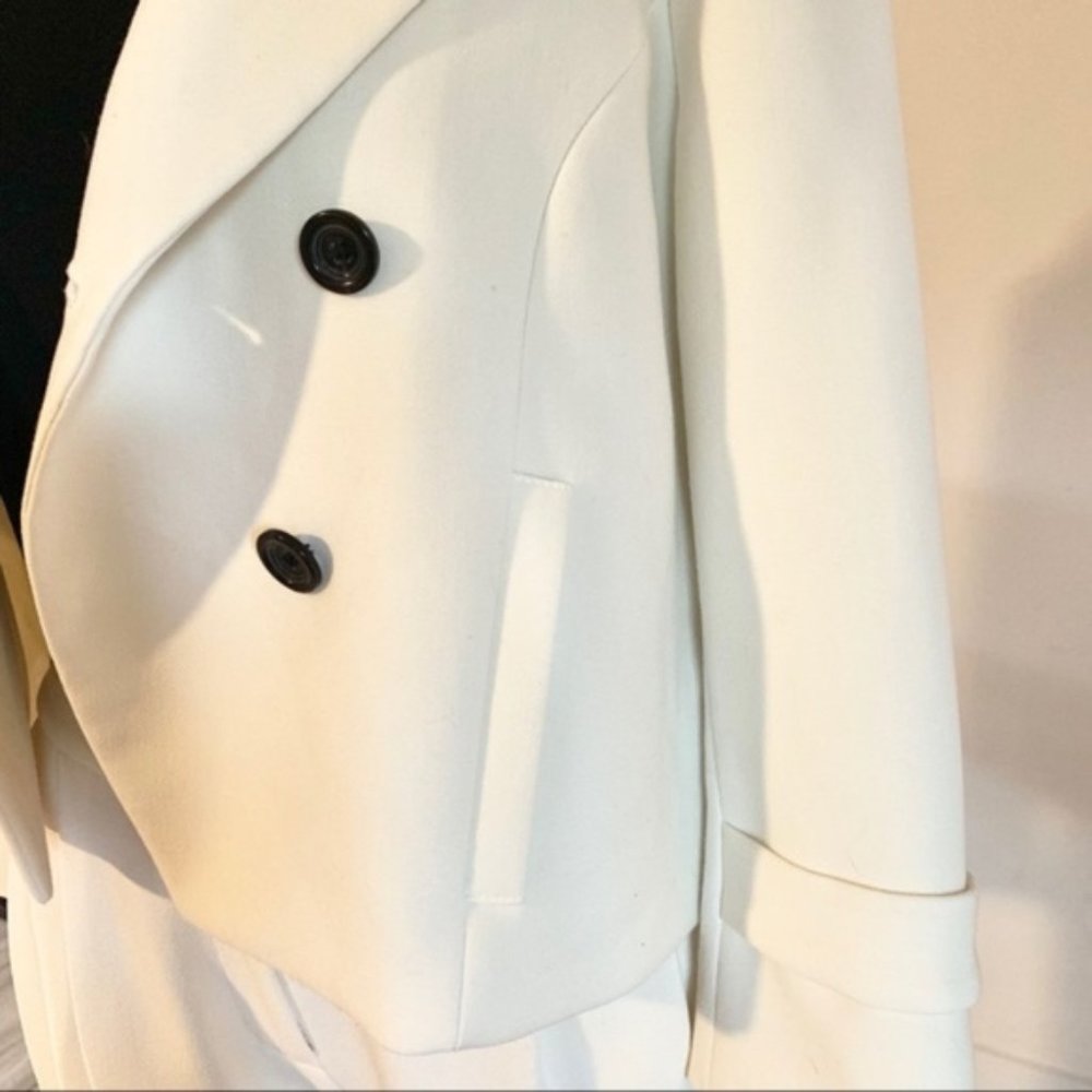White House Black Market Cropped Peacoat Size 8P - Picture 3 of 8